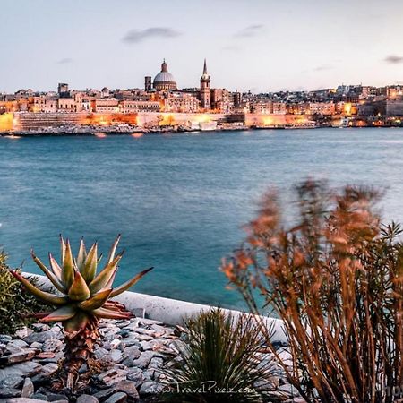 Exceptional 3-Bedroom Apartment, Sliema - Tigne Point! Exteriör bild