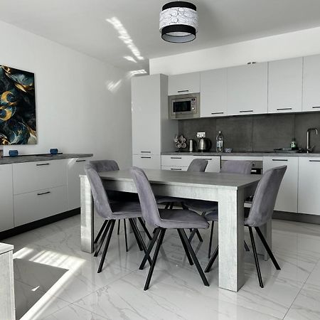 Exceptional 3-Bedroom Apartment, Sliema - Tigne Point! Exteriör bild