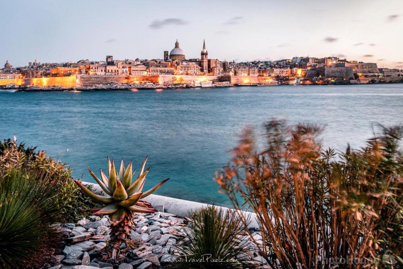Exceptional 3-Bedroom Apartment, Sliema - Tigne Point! Exteriör bild