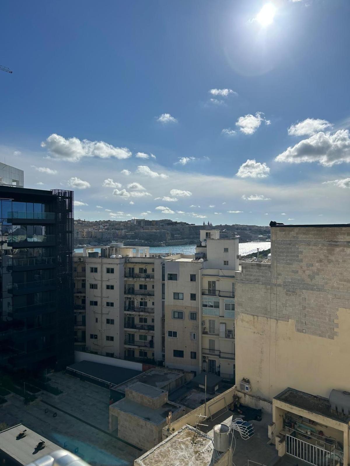 Exceptional 3-Bedroom Apartment, Sliema - Tigne Point! Exteriör bild