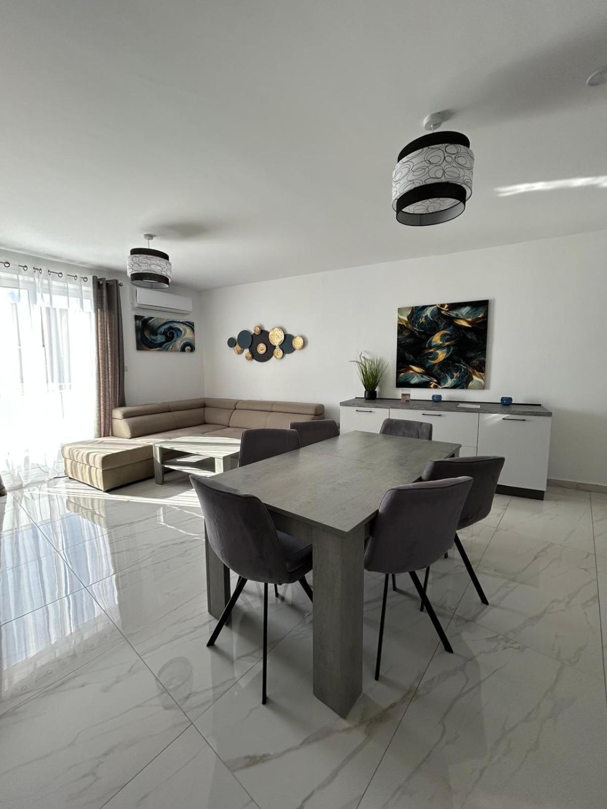 Exceptional 3-Bedroom Apartment, Sliema - Tigne Point! Exteriör bild