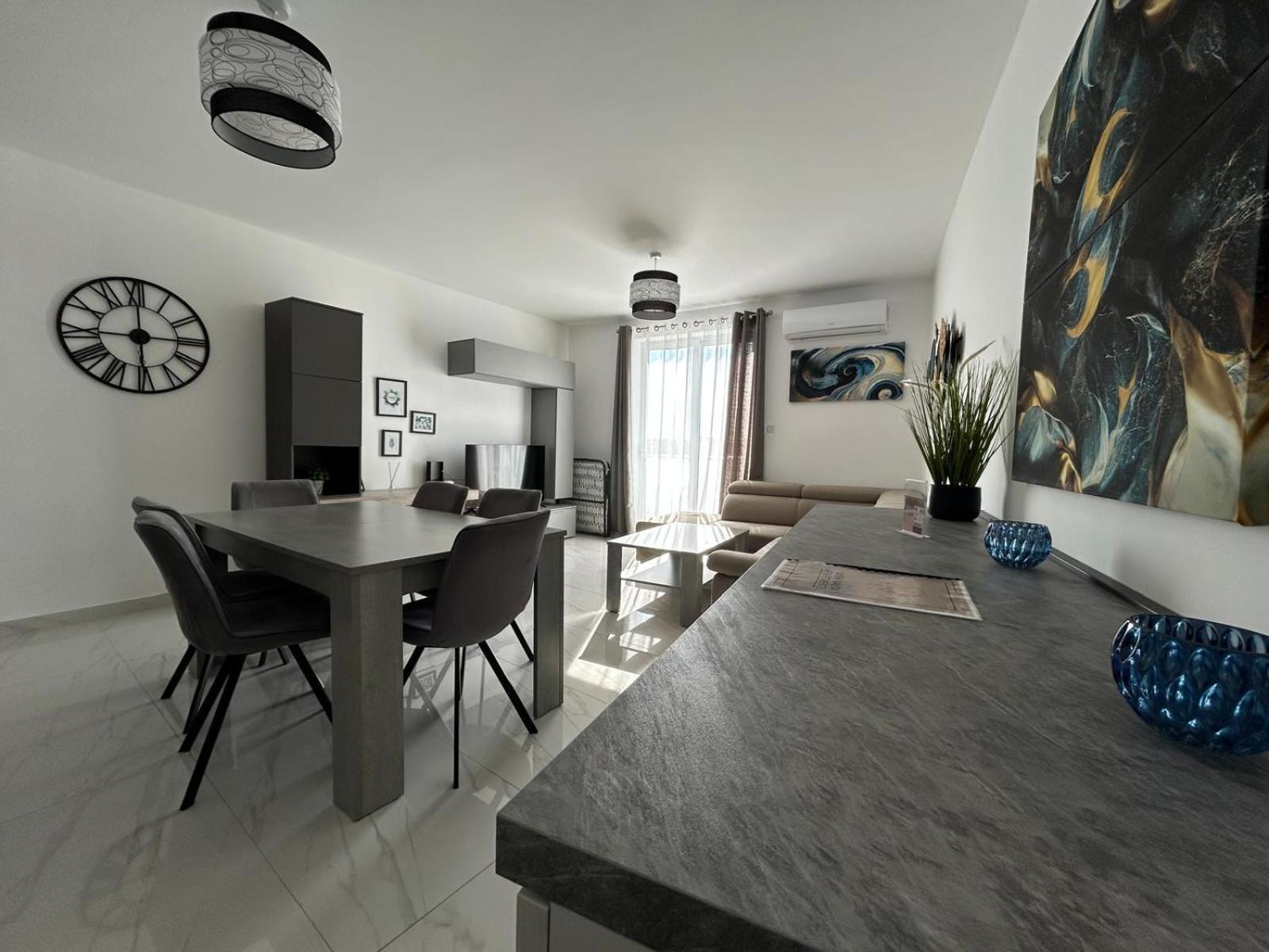 Exceptional 3-Bedroom Apartment, Sliema - Tigne Point! Exteriör bild